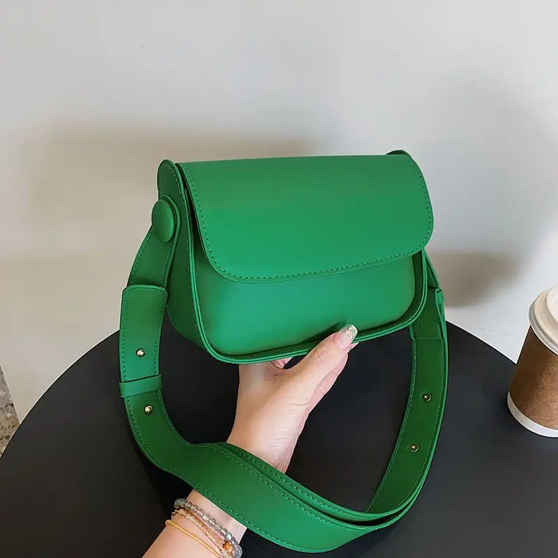 Green Underarm Bag Women\'s 2024 New Fashion Retro Shoulder Messenger Bag High-end Versatile Small Square Shoulder Bag