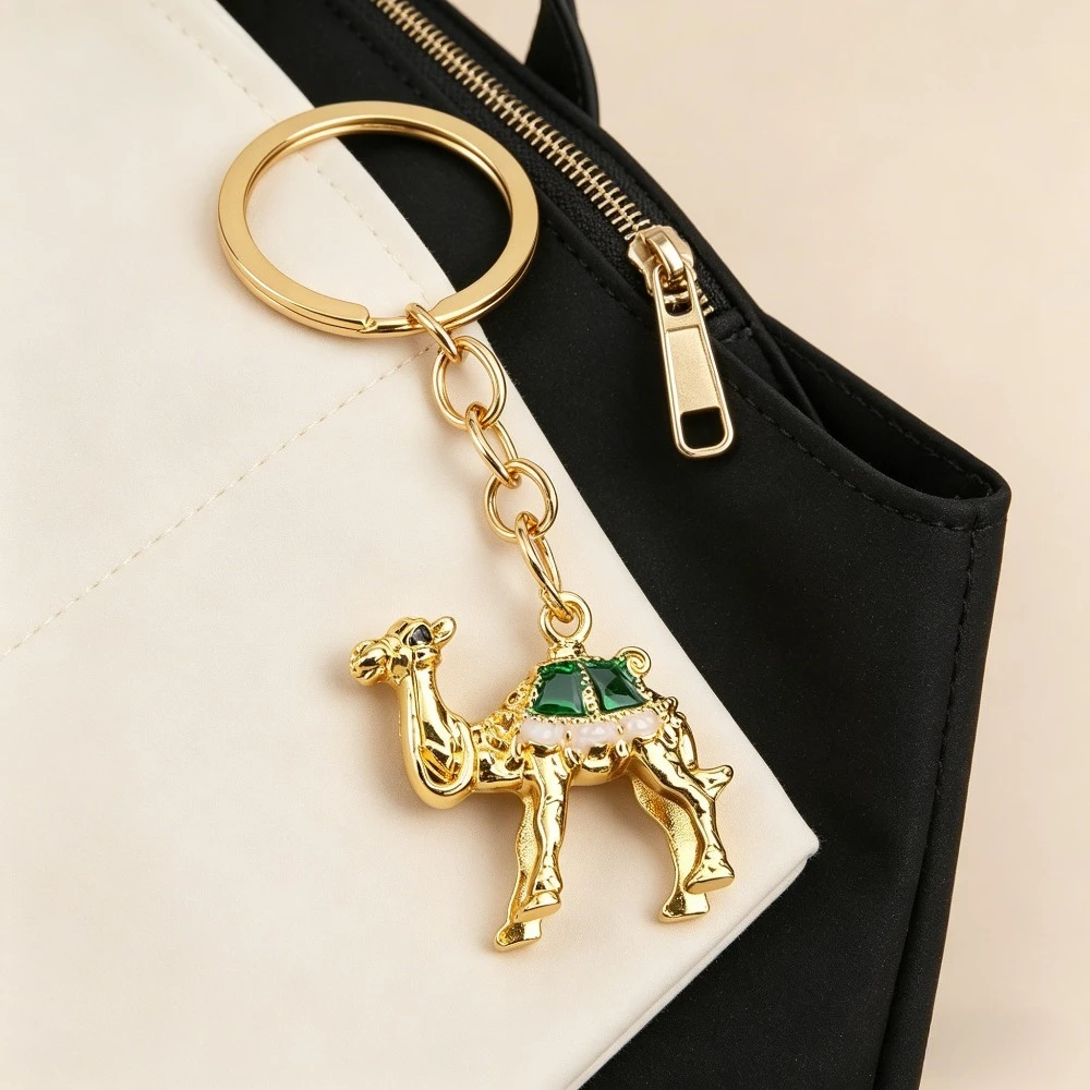 Neuer 3D Wüstenkamel-Schlüsselanhänger Bunter Kristall-Metall-Rucksack Auto-Personalisierung Schlüsselring Schmuck Paar-Accessoires Deko-Geschenke – Detail 3