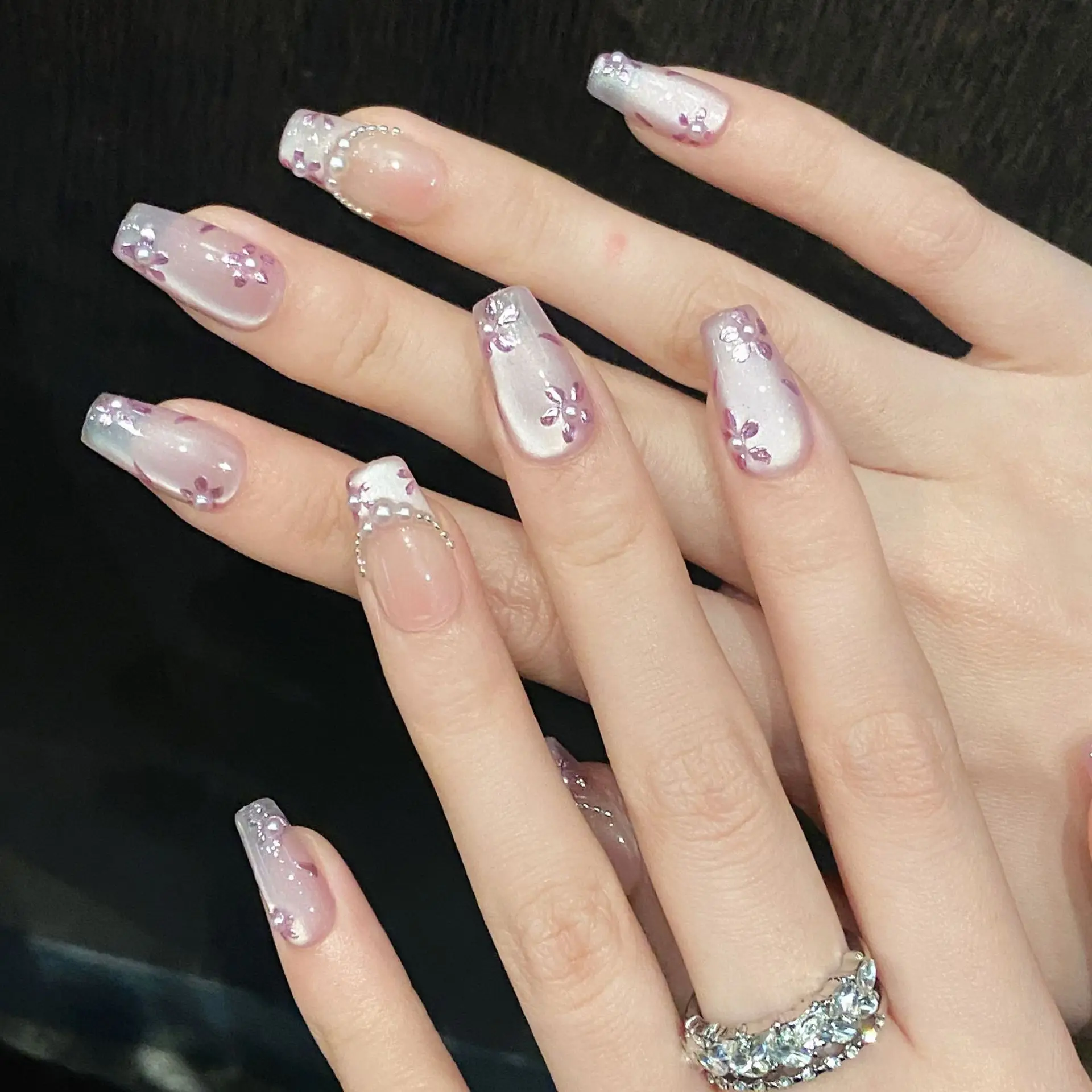 10pcs Pure Hand Pressed Coffin/Oval Nail Art,Nice Fake Nails,Flowers In Spring, Gentle Light Purple Cat's Eye,Idea For Women