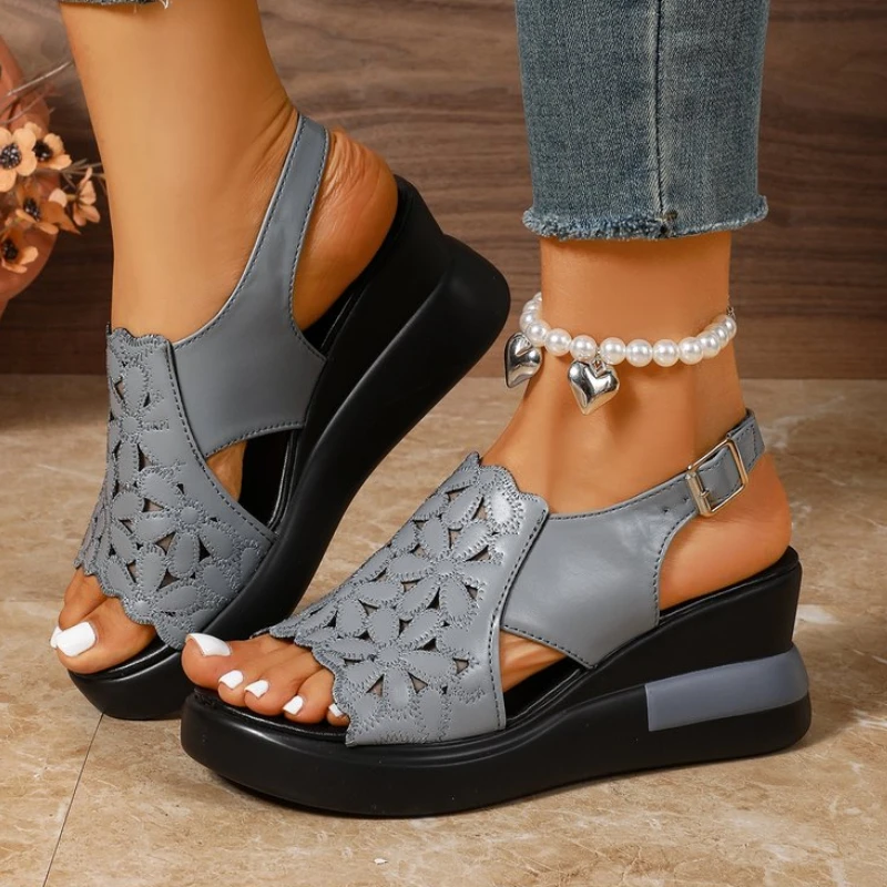 Modne damskie buty na platform – Wedge Heeled Sneaker recenzja i cena