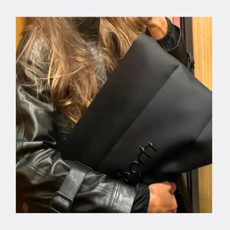 

Совершенно новая модная черная сумка на молнии с пузырьками и желтая серая сумка, инструменты для макияжа, спрей для лица, блеск для губ, пудра, румяна, средства по уходу за кожей