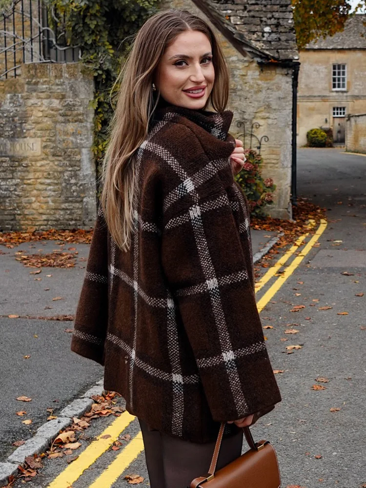 เสื้อคลุมคาร์ดิแกนสตรีแบบลำลองสำหรับฤดูใบไม้ร่วง แขนยาว แต่งปกผ้าพันคอ ลายสก็อต มีกระเป๋า ดีไซน์หรูหรา สไตล์สตรีท