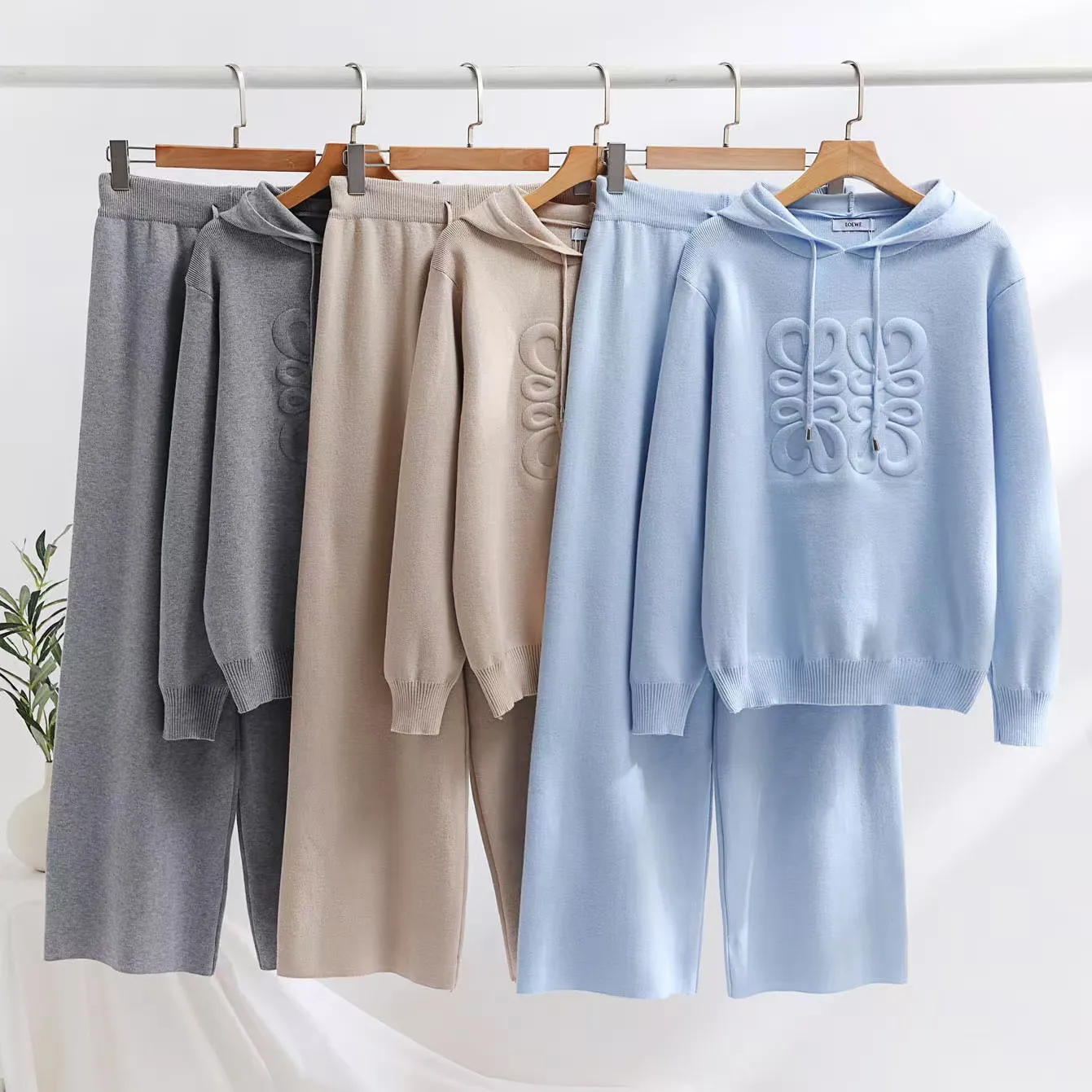 Autumn and winter high-end knitted two-piece hooded sweatshirt, stylish casual wide-leg pants suit