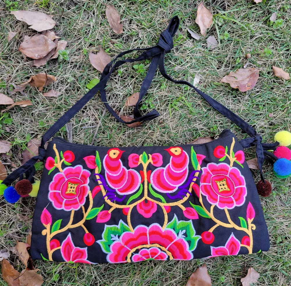 Double-sided embroidery ethnic bags Vintage canvas women bags Handmade pom poms women messenger bag