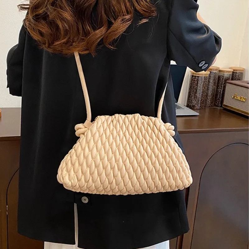 

Luxury Brand Shoulder Bag for Women Fashion Embroidered Thread Messenger Bag Cute Purse Crossbody Bag Designer Clutch Hobos
