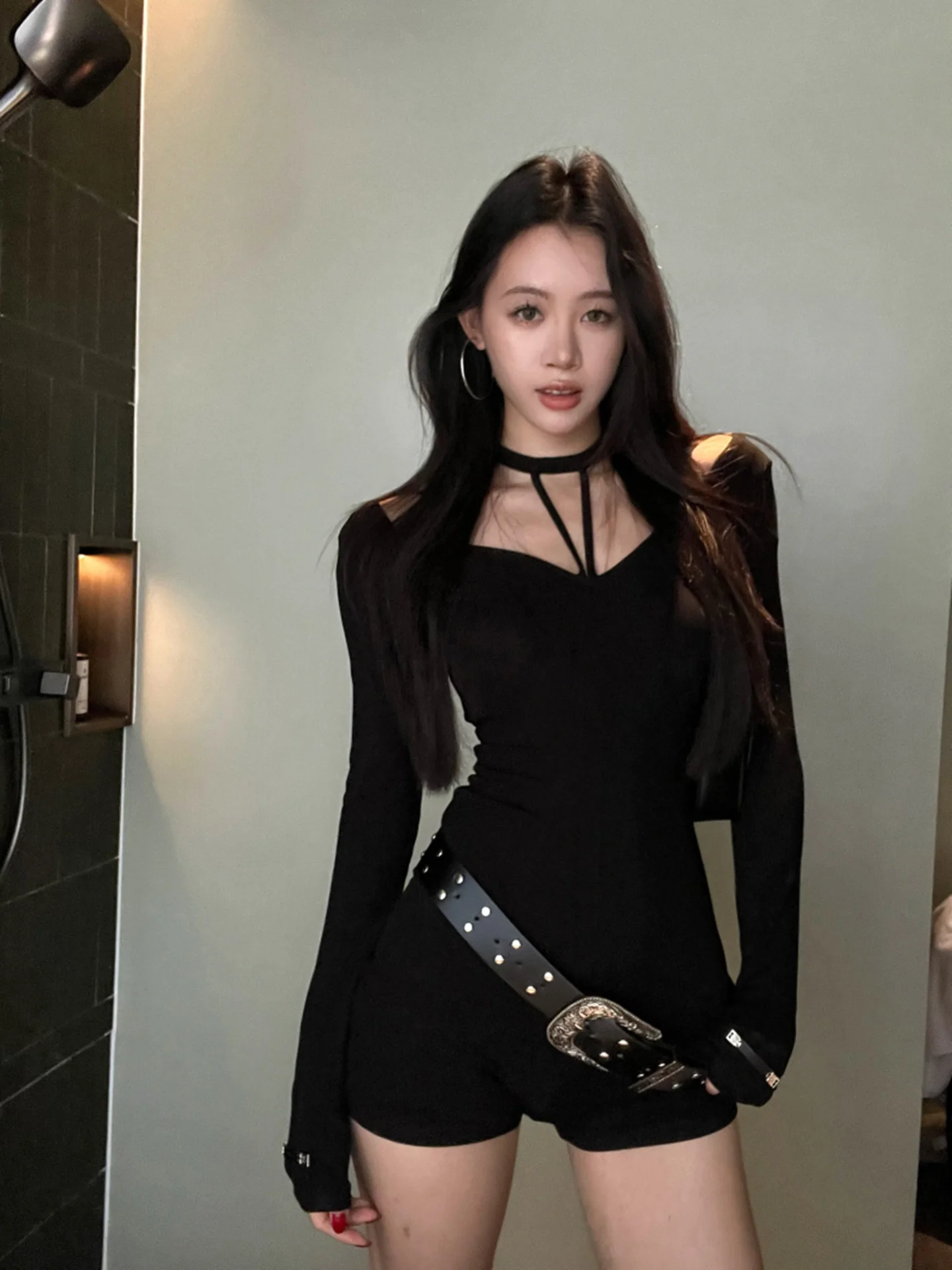 

Черный облегающий костюм с длинными рукавами для женщин, с вырезами, сексуальный, с высокой талией, для повседневной носки, осенняя мода