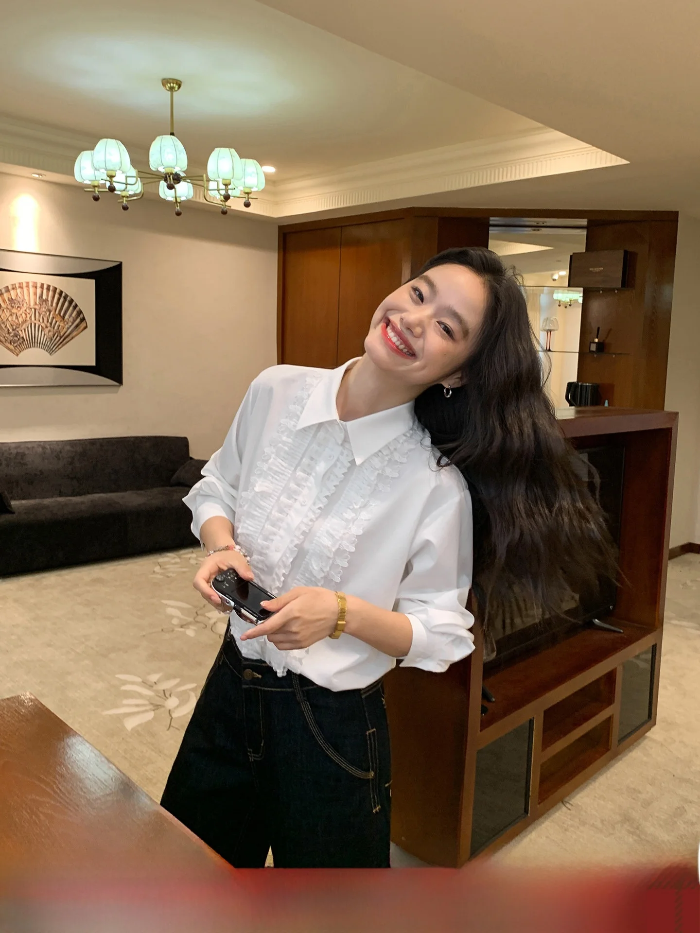 

Женская кружевная повседневная блузка Lui Xianxi с длинным рукавом, белая, осенне-зимняя, новая модель, свободный крой, французский стиль, из смесового полиэстера