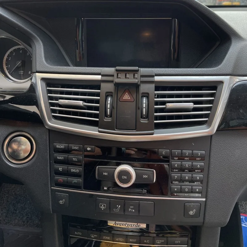 Car Phone Holder For Mercedes Benz E200 E300 W212 2010 2011-2013 Mobile Phone Mounts Car Wireless Charging Special Fixed Base