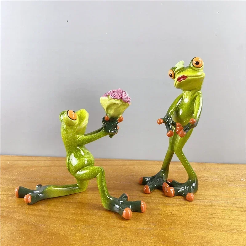 15cm Resin Proposal Send Flowers Leggy Couple Frog Figurines Creative Animal Valentine's Day Present Home Desk Decor