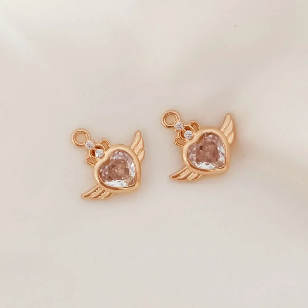 

Copper Gold-plated 14K, Diamond-encrusted, White Heart-shaped Zircon with Wings, DIY Jewelry Accessory Material Pendant