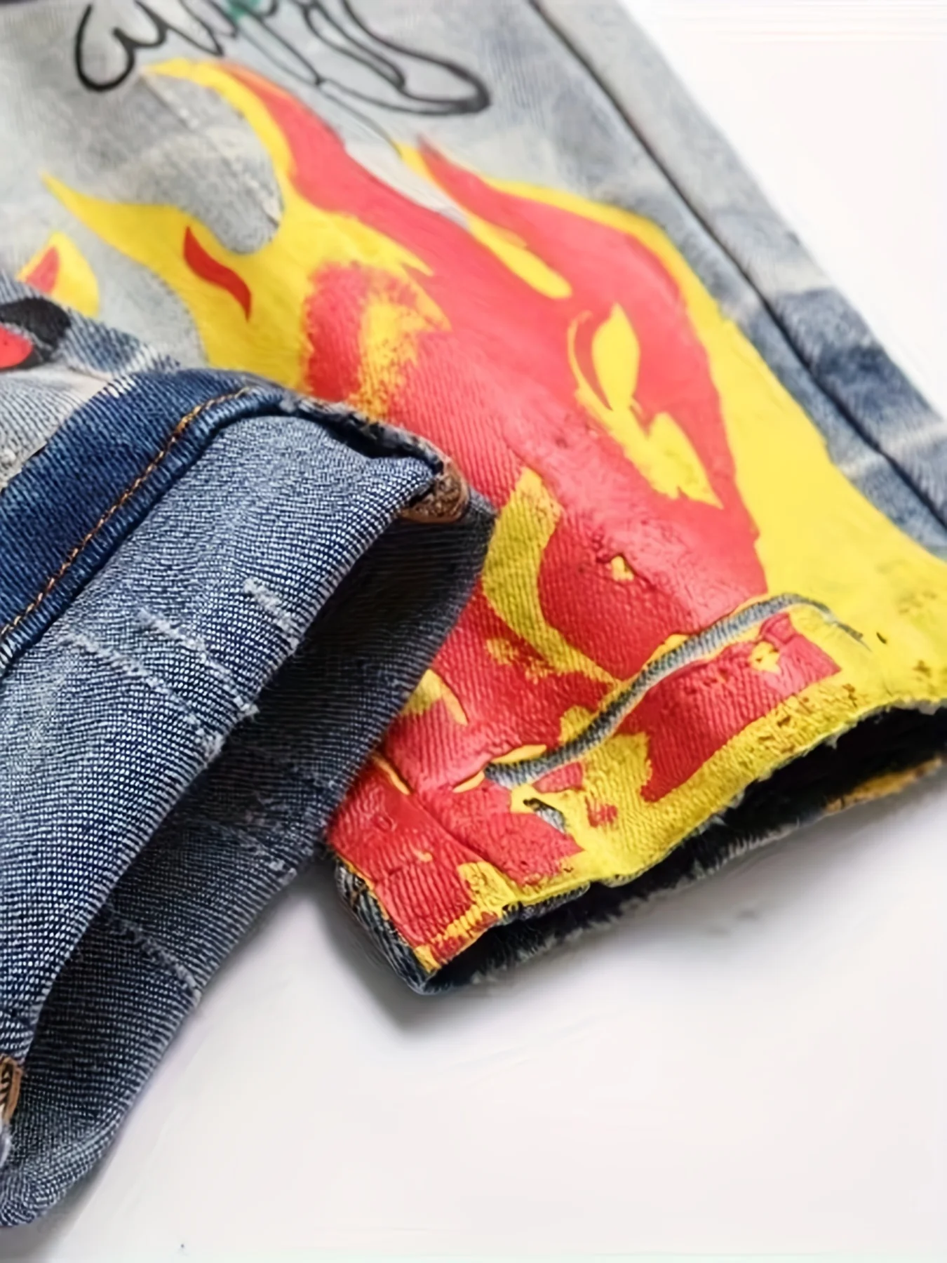 New foreign trade style jeans Mens Distressed Punk Doodle Jeans Fashion Forward Graffiti Pattern Slim Fit Hip Hop Streetwear