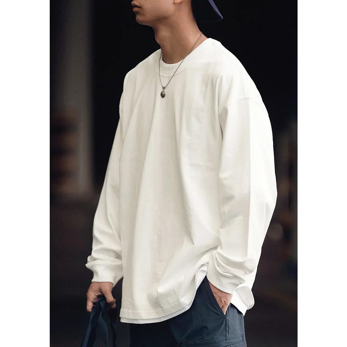 Trendy Cotton White Solid Color Loose-Fit Round Neck Base Layer T-Shirt For Men Long Sleeve Inner Top Layer