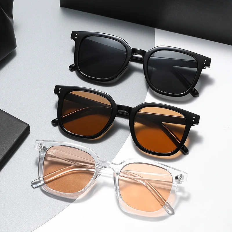 Multi Colored Glasses Are Suitable for Wear Without Makeup Clothing Are Versatile and Suitable for Both Men and Women