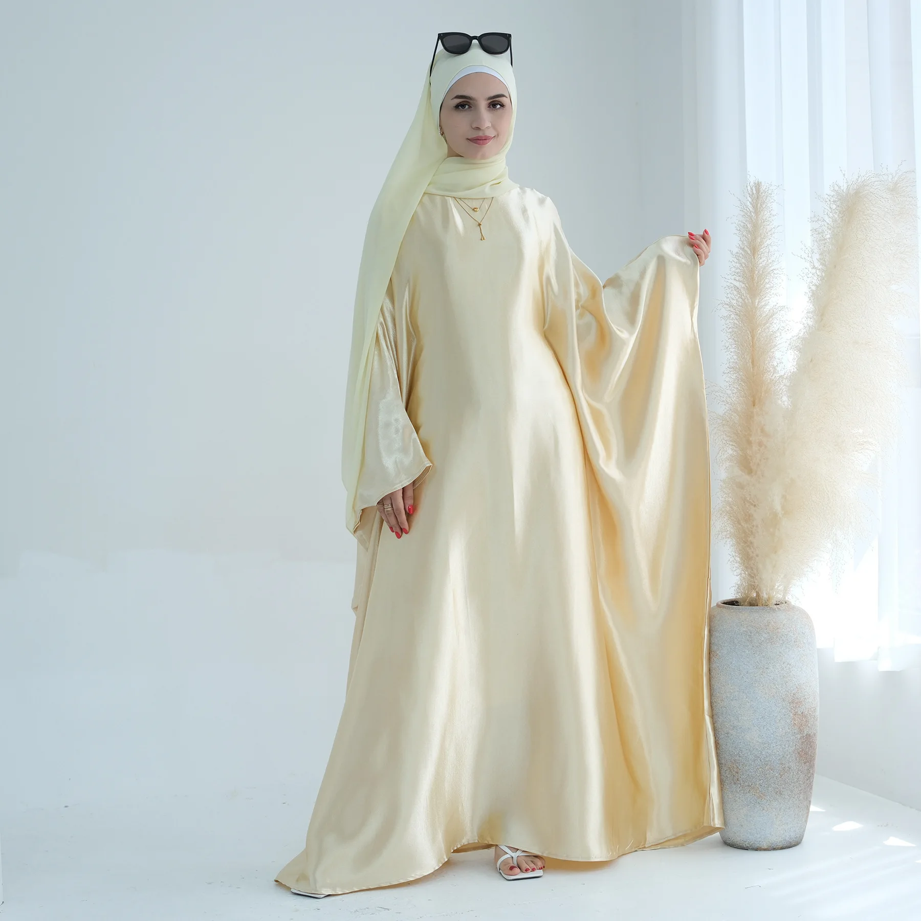 

Eid Solid Batwing Satin Shimmer Soft Crepe Abaya Dubai Luxury 2024 Islam Muslim Kaftan Dress Kebaya Abayas For Women Vestidos