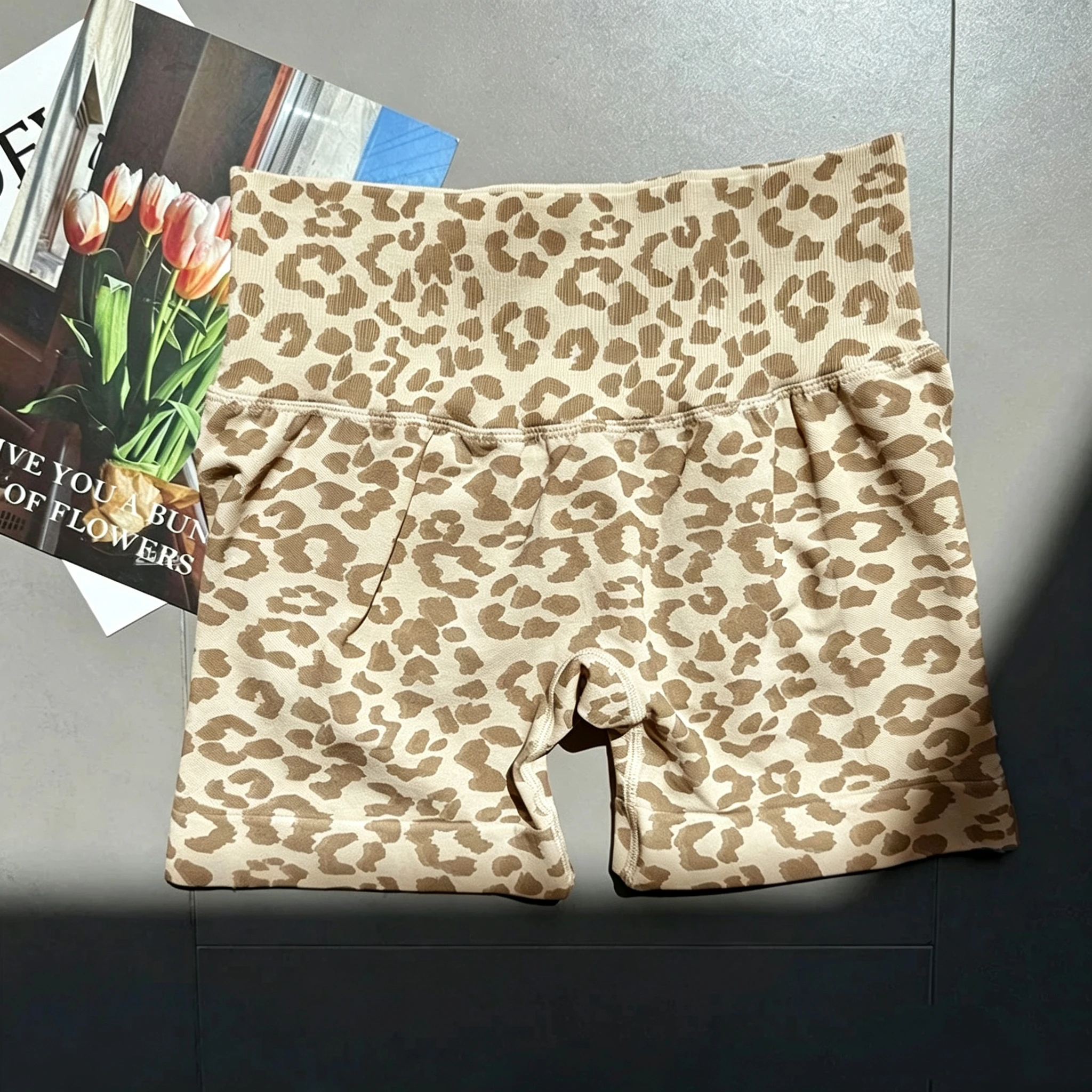 Peach Hip Lifting Sportshorts für Damen, hohe Taille und Taillenstraffung, schlankmachend, zum Laufen, schnelltrocknend, dreipunktige, enge Hose – Detail 7