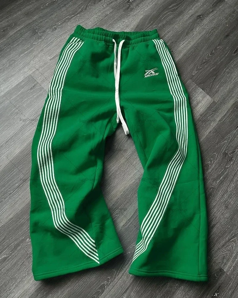 Pantalones deportivos Harajuku con estampado de hoja de arce, ropa de trabajo retro de camuflaje, estilo americano, con pies anchos, y2k, informales, góticos, 2024