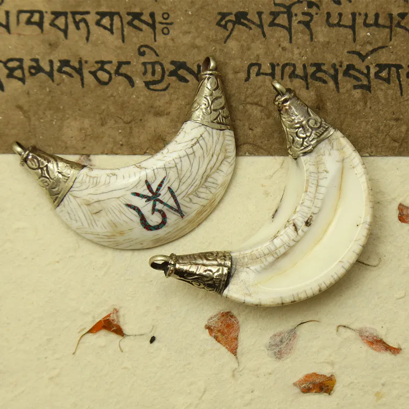 Tibetan OM Amulet Pendants Locket Nepal Naga Conch Shell TBP114