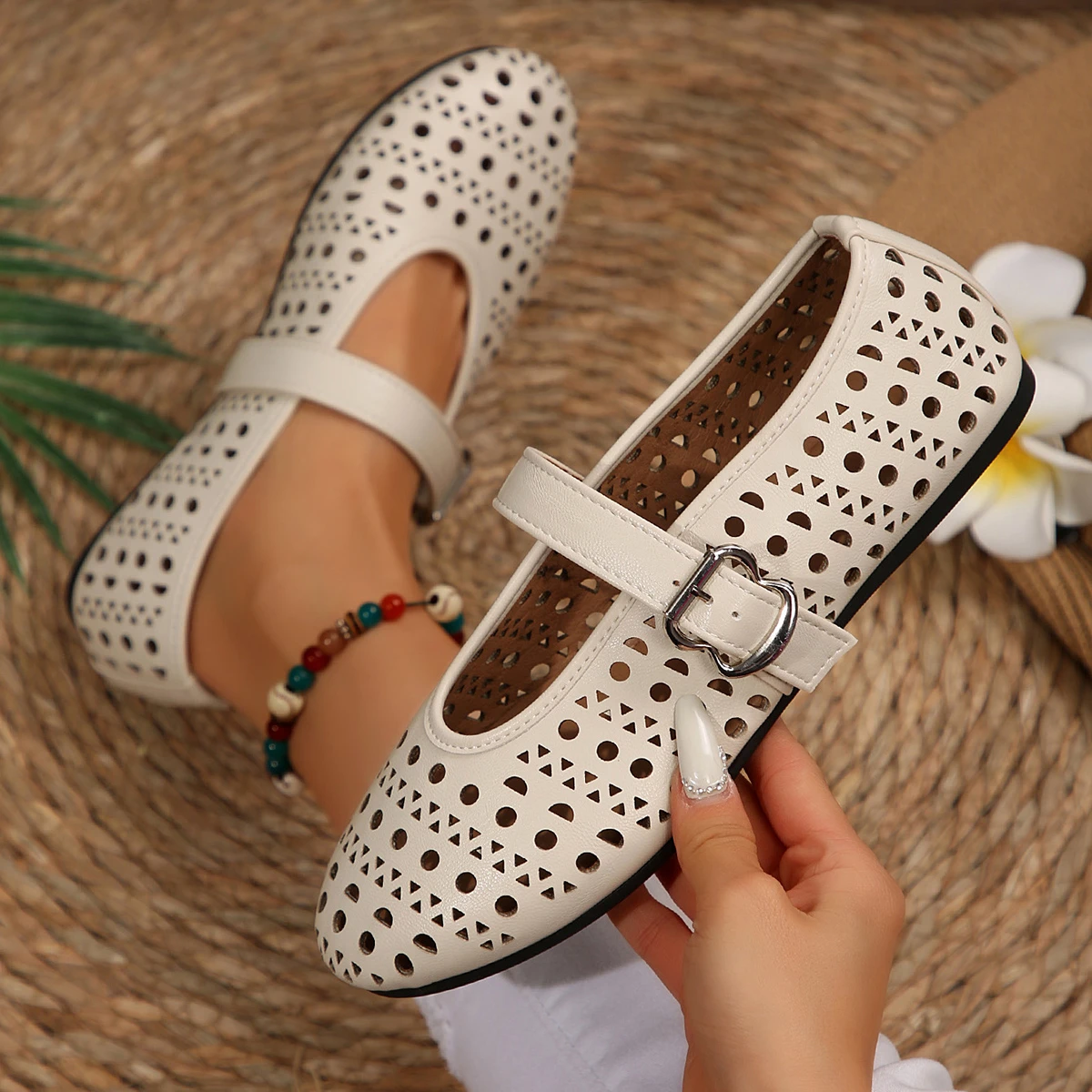 

New Casual Fashionable Women's Hollow Shoes Closed Toe Sandals Soft and Comfortable Ballet Flat Shoes Mary Jane Shoes Flats Shoe