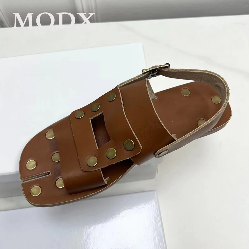 Summer Rivets Roman Flat Sandals Men Fashion Hollow Retro Beach Casual Sandals Women 2024 New High Quality Split-toe Shoe Unisex