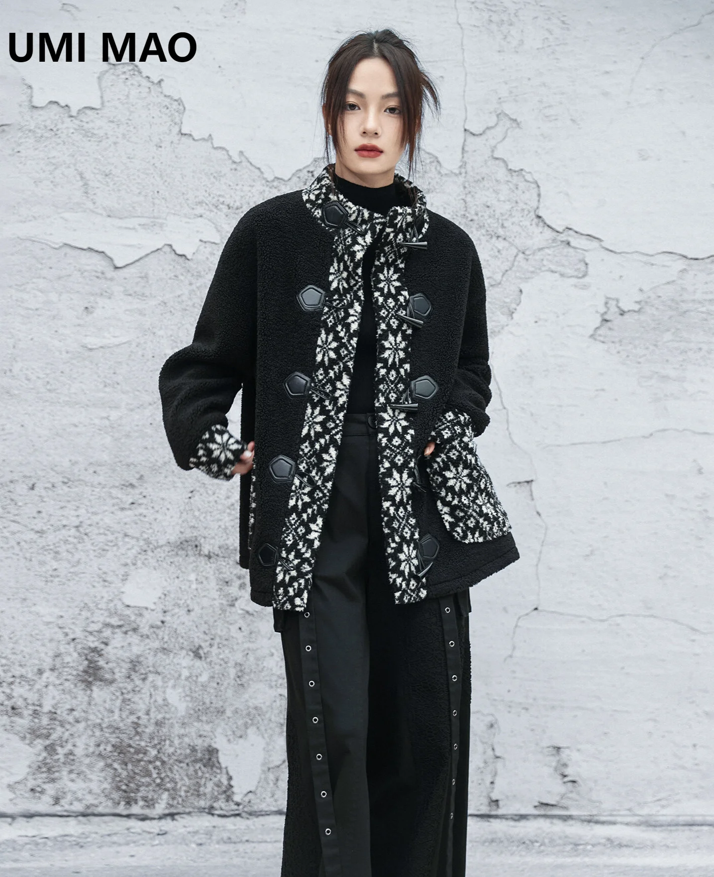 UMI MAO Vintage Black Lamb Wool Coat For Women Autumn Winter With Horn Buttons Loose Fit Jacket Femme