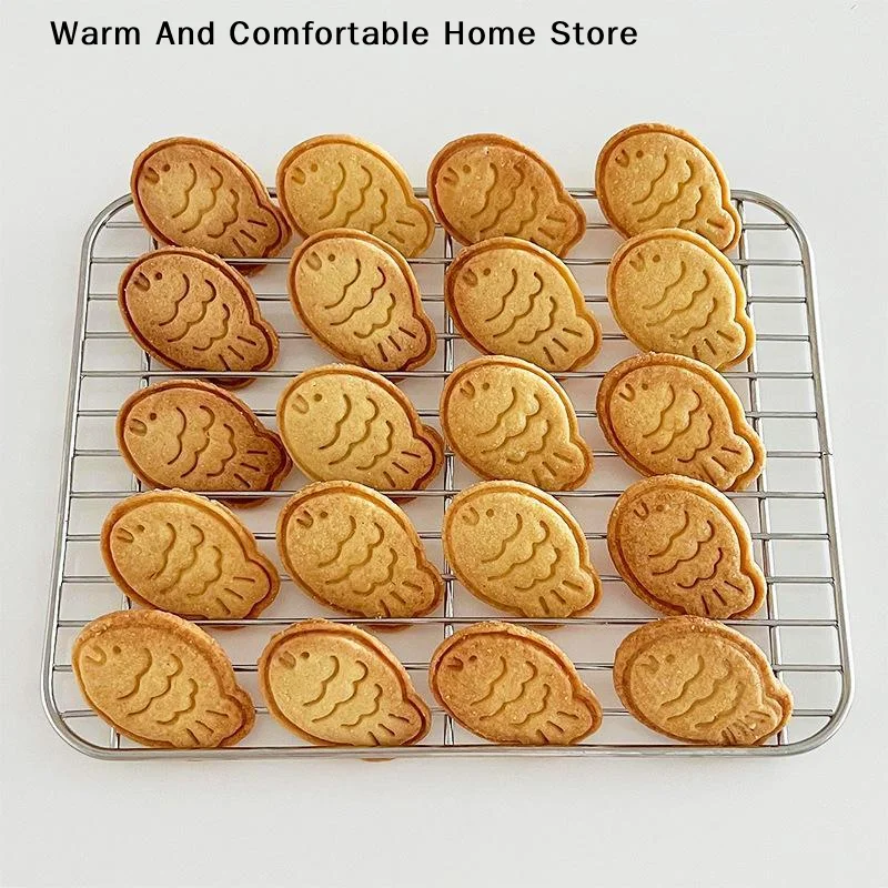 【W】Cute Fish Shaped Cookie Cutter Plastic Biscuit Mold Embossing Stamp For DIY Baking Fondant Pastry Cake Decorating Tool