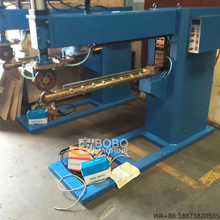 آلة لحام التماس الغرزة الطولية لمجاري الهواء الأوتوماتيكية HVAC لقناة الأنابيب المستديرة