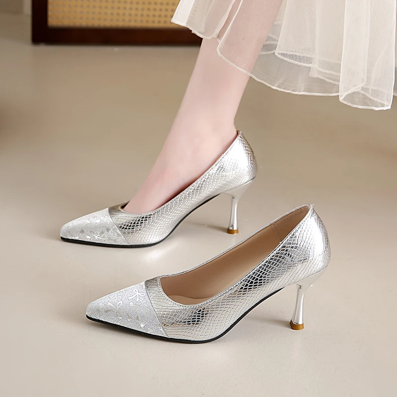

European and American style metal embossed women's shoes new slim heel high heels, shallow mouth pointed banquet women's shoes