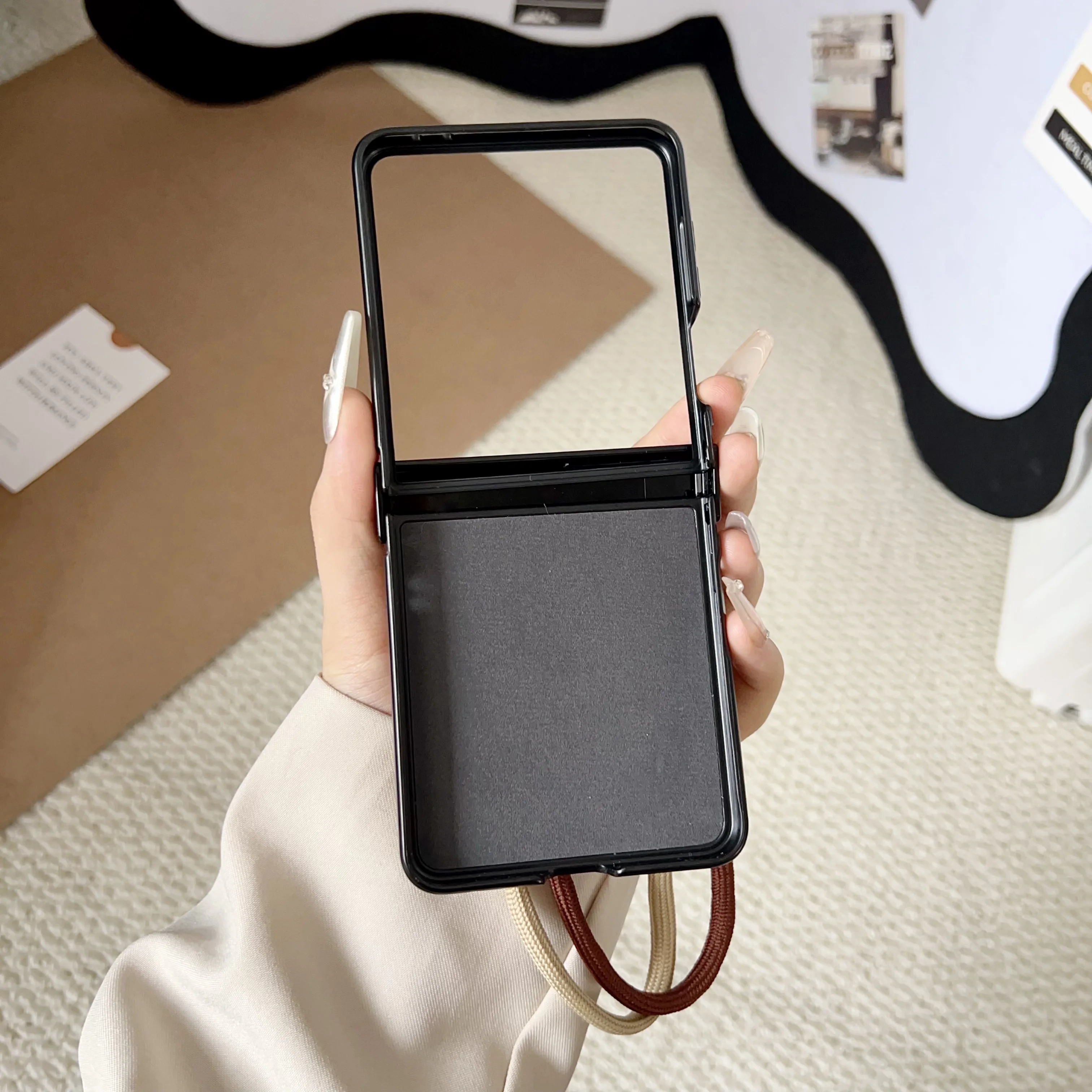 Rhombus Retro Handgelenkschlaufe PU-Leder Handyhülle für Samsung Galaxy Flip 7 FE 6 5 4 3 Flip7 stoßfeste Scharnierabdeckung – Detail 10