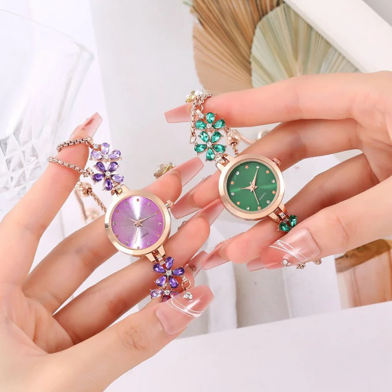 

New Female Student Korean Style Pulling Rope Design Small round Temperament Lazy Five Flowers Little Flower Bracelet Watch Femal