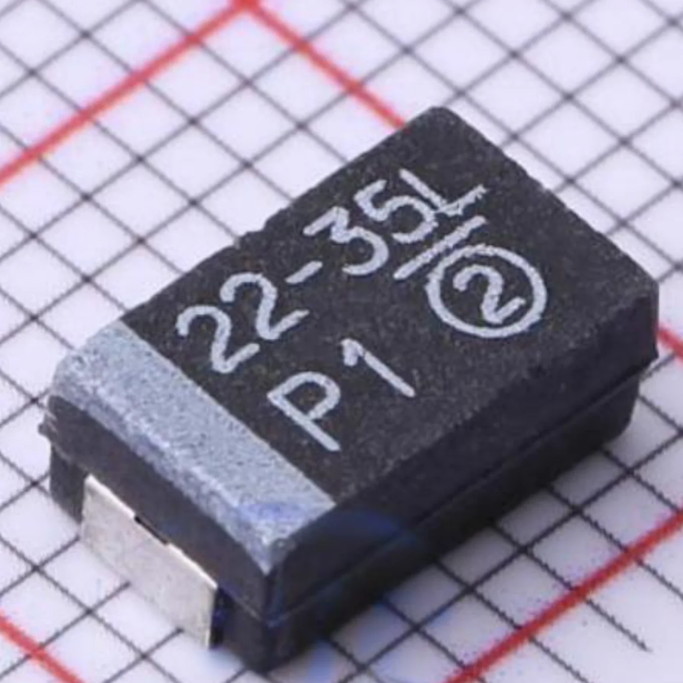 

2917 CASE-D 7343 31 мм Маркировка 22-35 л Оригинальный черный танталовый конденсатор 35 В ± 10% 22 мкФ 300 мОм CAP TANT 22 мкФ 2917 593D226X9035D2TE3