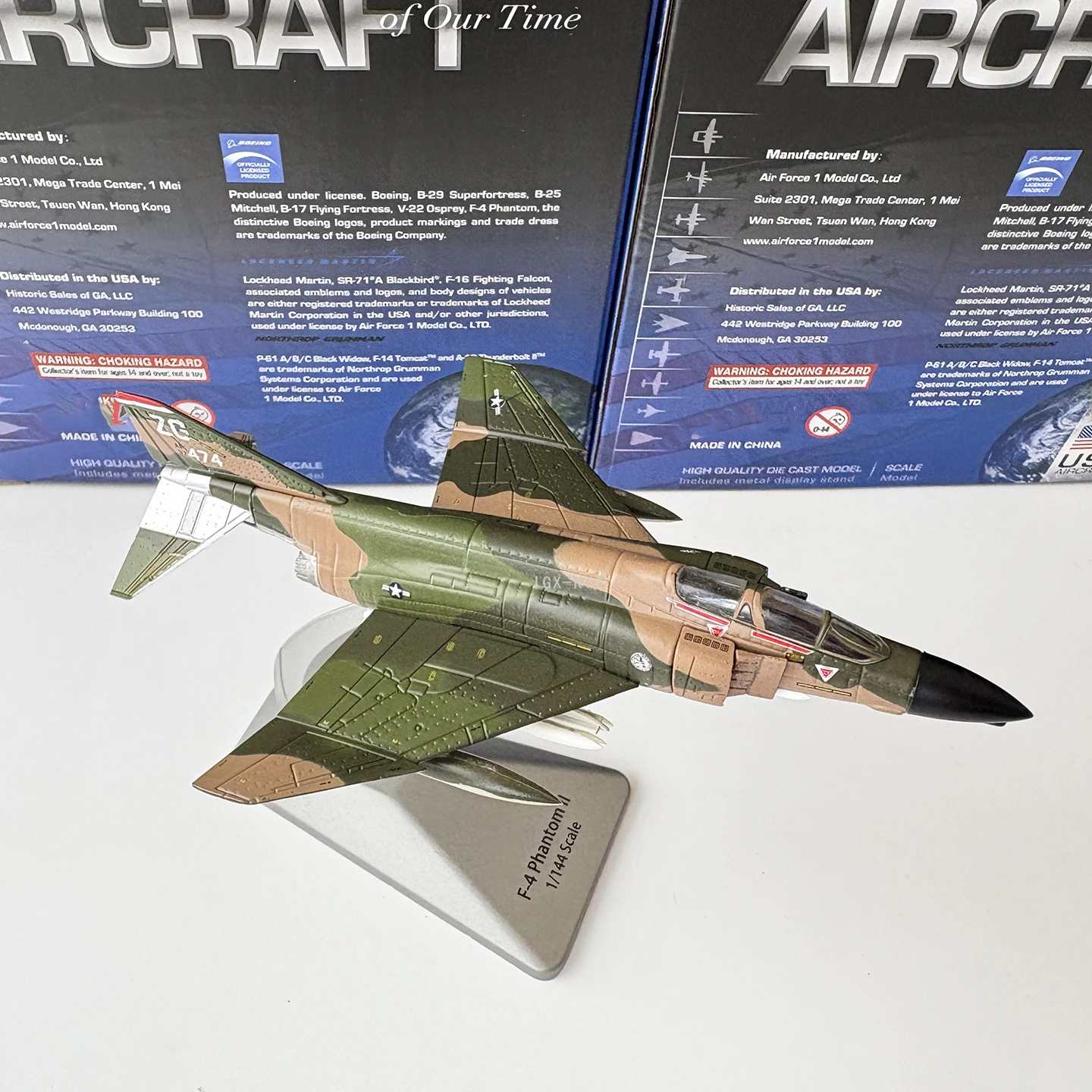 1/144 Scale US F-4 Phantom II Carrier-Based Fighter Jet F4 Camouflage Diecast Finished Military Plane Model Collection Ornament