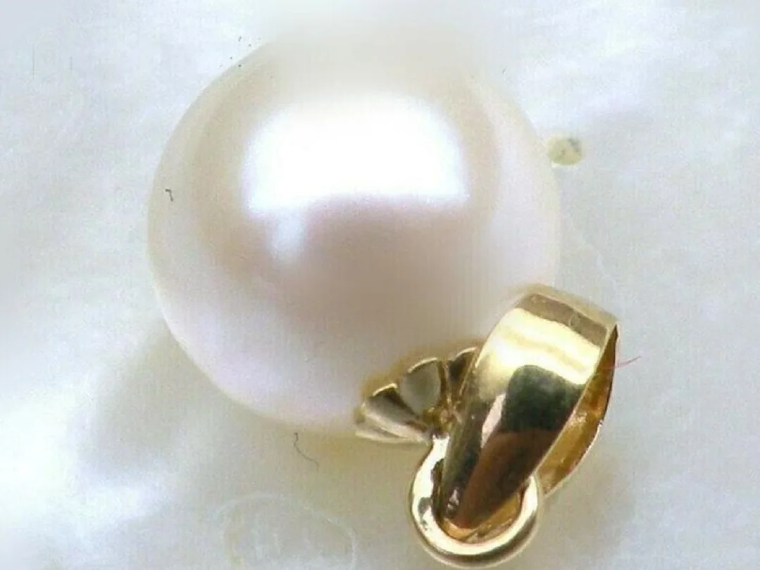 New AAAA 8-9mm South China Sea Round White Pearl Pendant 18K Gold/AU750