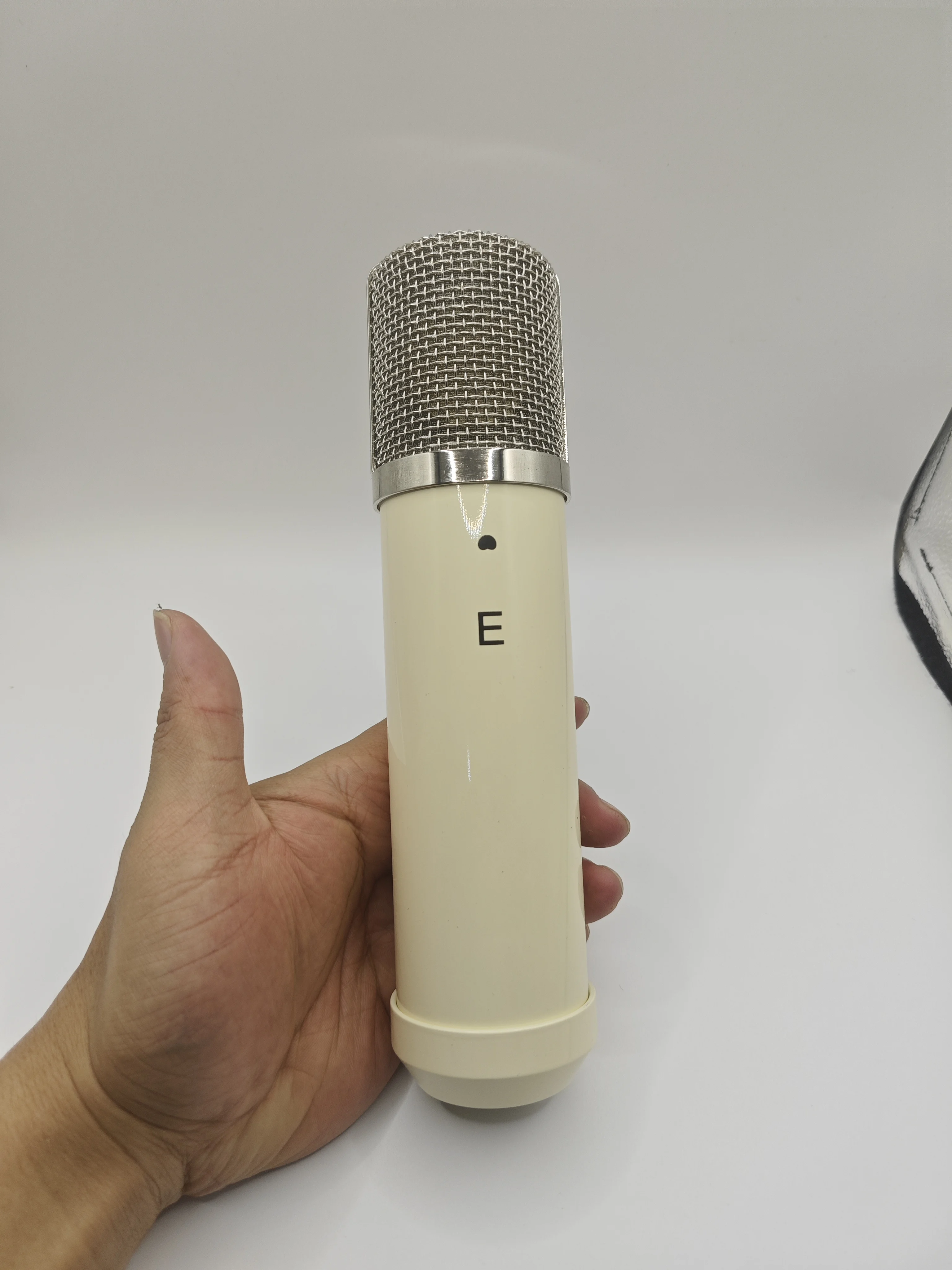 

Top-quality heart-shaped directional 251 electronic tube microphone, professional recording studio/singing microphone
