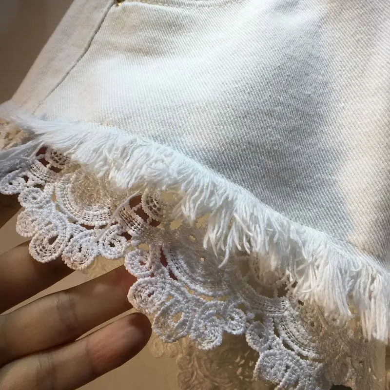 2026 Summer New Splicing Hook Lace High Waist Burr Denim Shorts Hot Pants Women