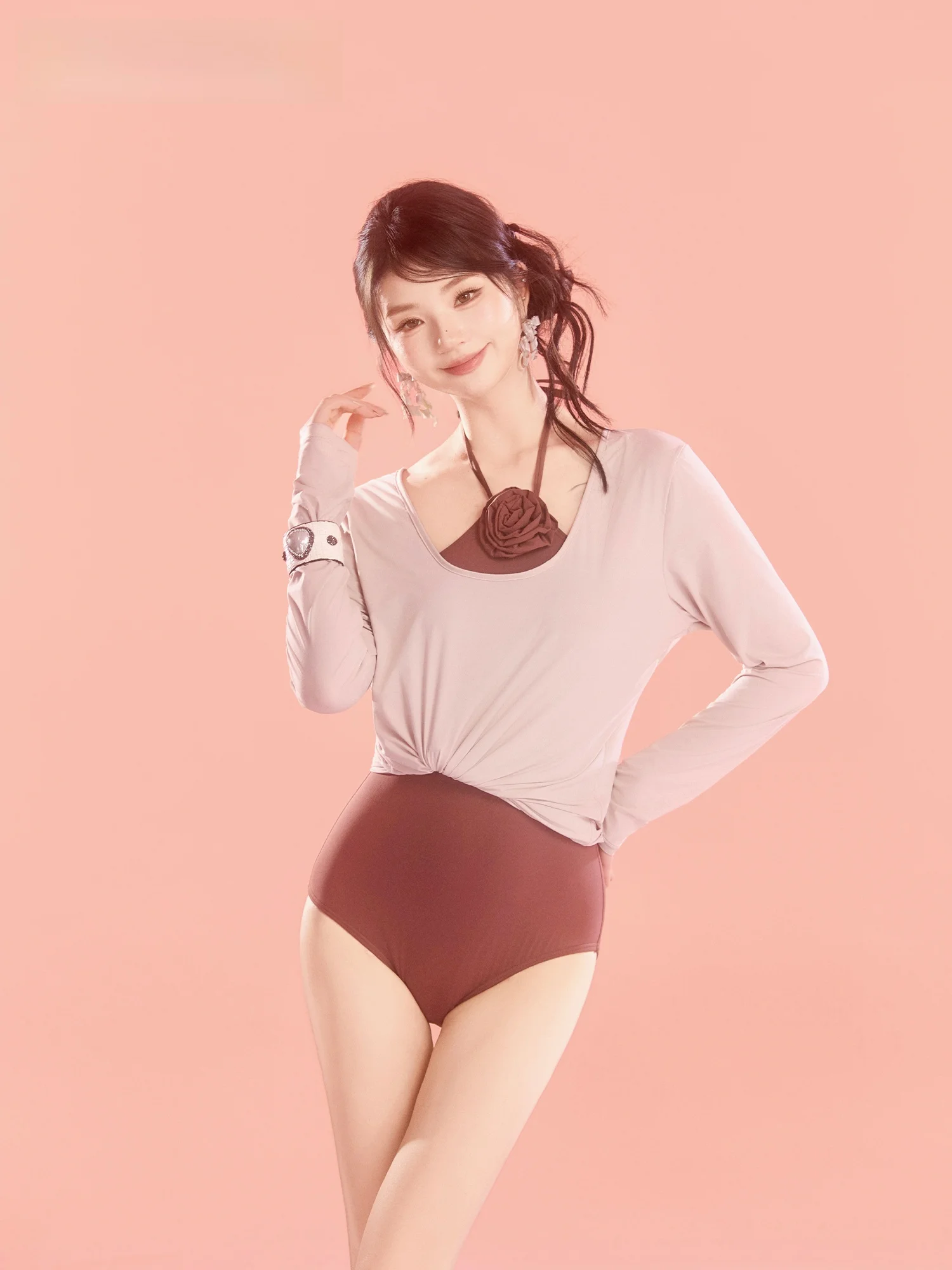 Women's One-Piece Long Sleeve Bikini Swimsuit Thermal Spring Beach Vacation Style with Chest Pad Hanging Neck High End Feeling