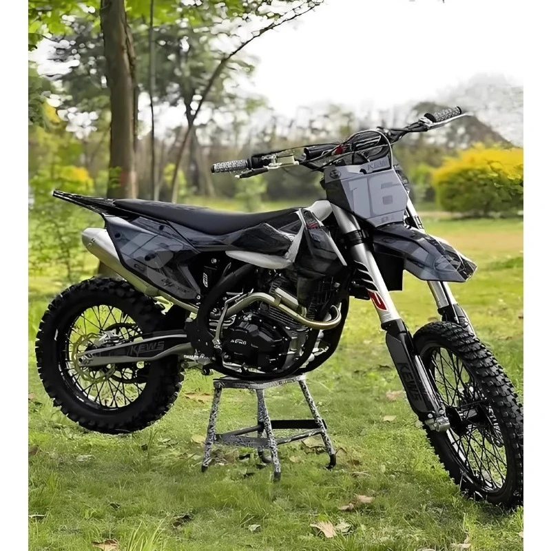 Mountain off-road water-cooled motorcycle