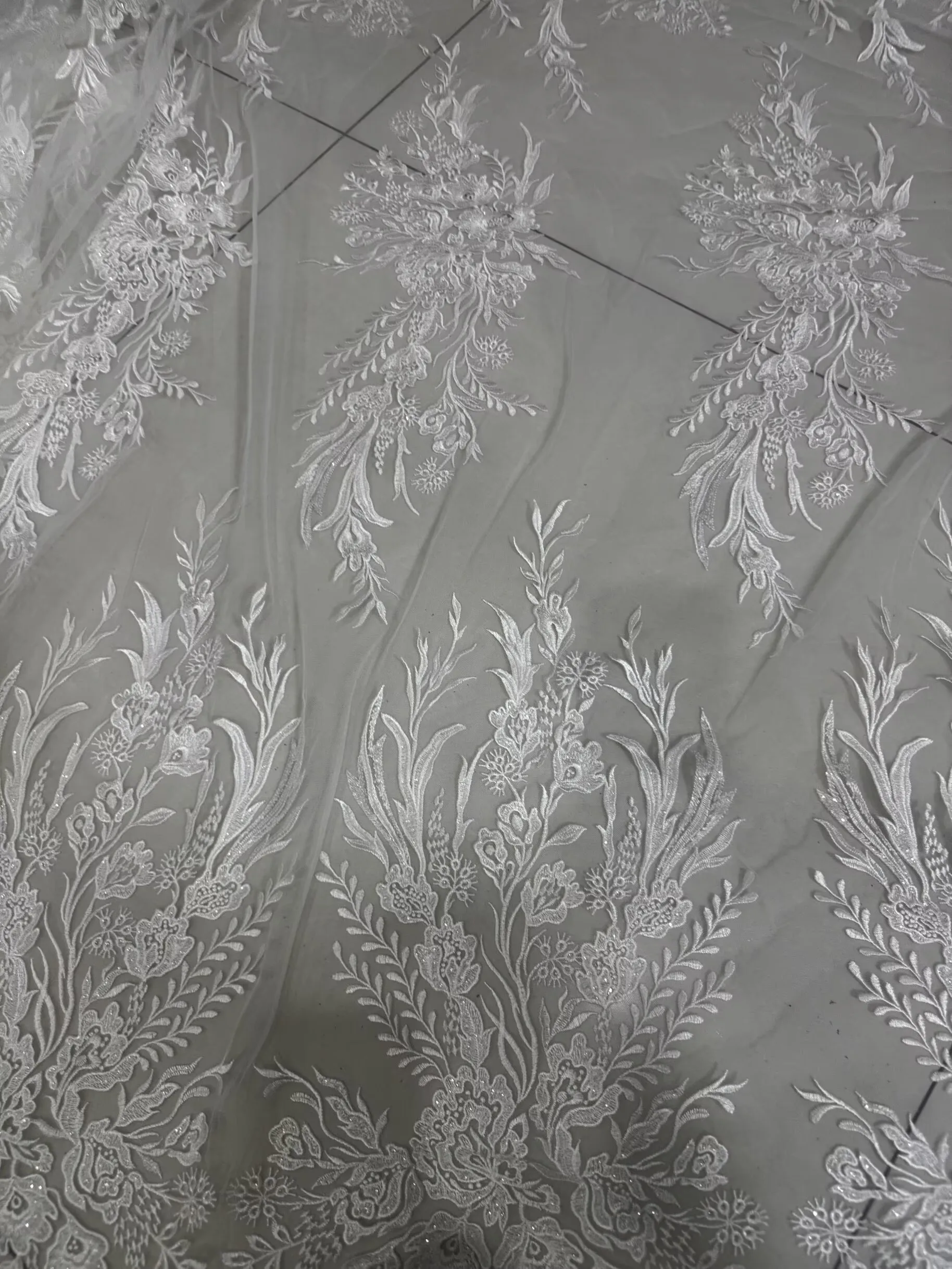 Luxury Floral Fabric Glitter Mesh Wedding Dresses Embroidered Beaded Sequin Ivory Lace Material