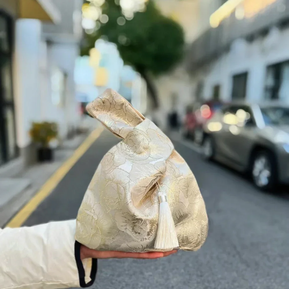 Flower Pendant Lunch Bag Cosmetic Bag New Chinese Style Handbag Tassel Knot Wrist Bag Small Item Pouch Cheongsam Accessories image 2