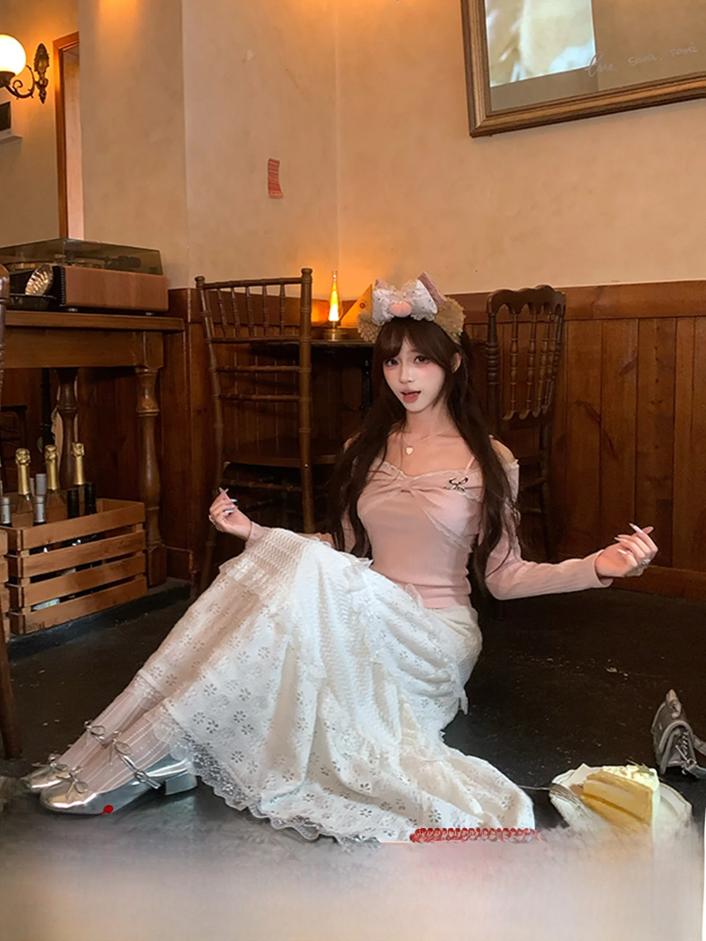 Elegant Long Sleeve Lace Shoulder Bared Women's T-shirt White Cotton Polyester Fiber High Waist Cake Skirt Autumn Fashion