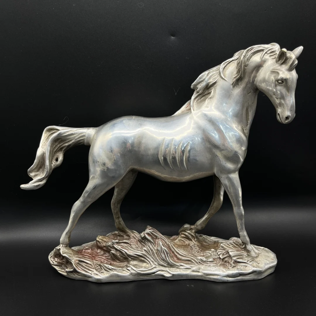 White copper Horse Takes the Lead in Making Old and Successful Home and Office Desktop Decoration Crafts home decor