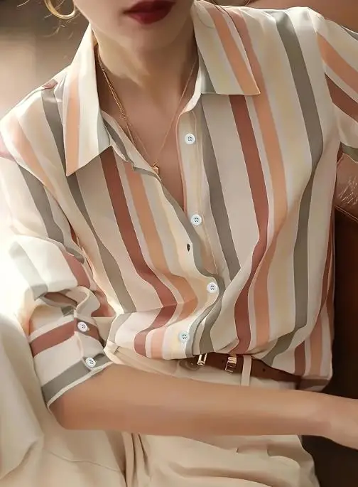 

Женская полосатая блузка с длинными рукавами и воротником на пуговицах для повседневной носки и офиса