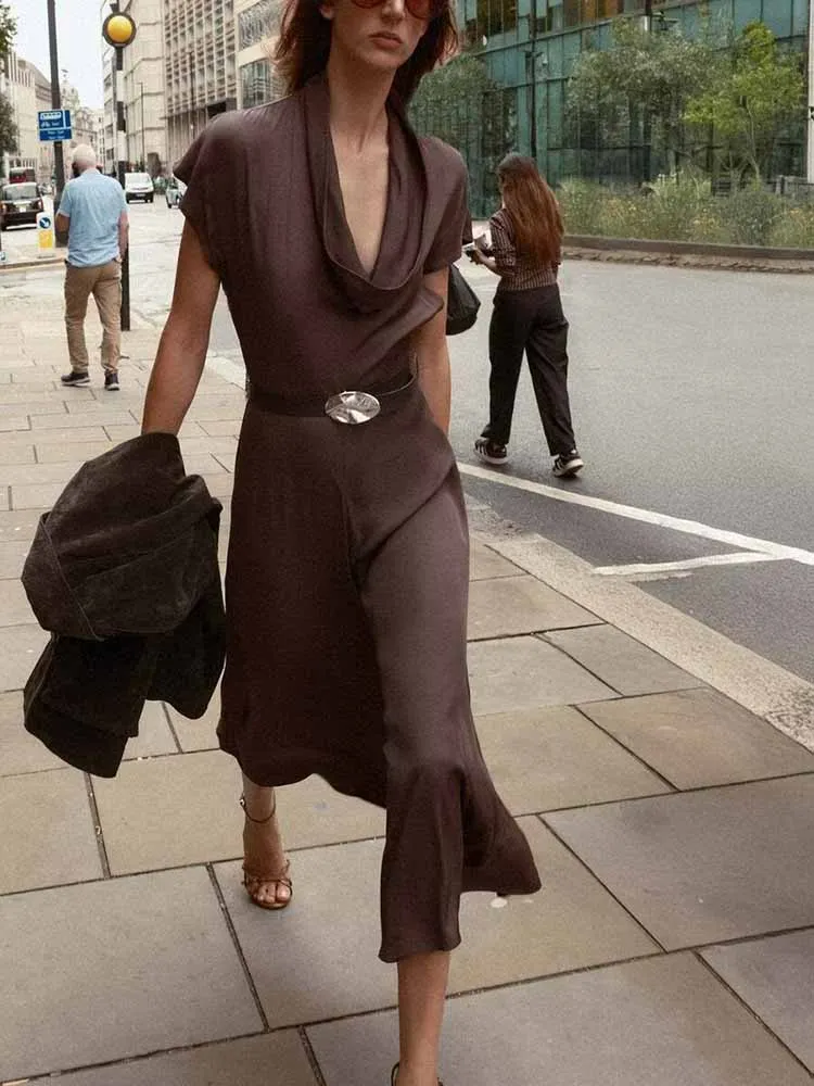 유럽 및 미국 스타일 가을 신상품 패셔너블 여성 반팔 미디 드레스 벨트 및 드레이프 넥 포함