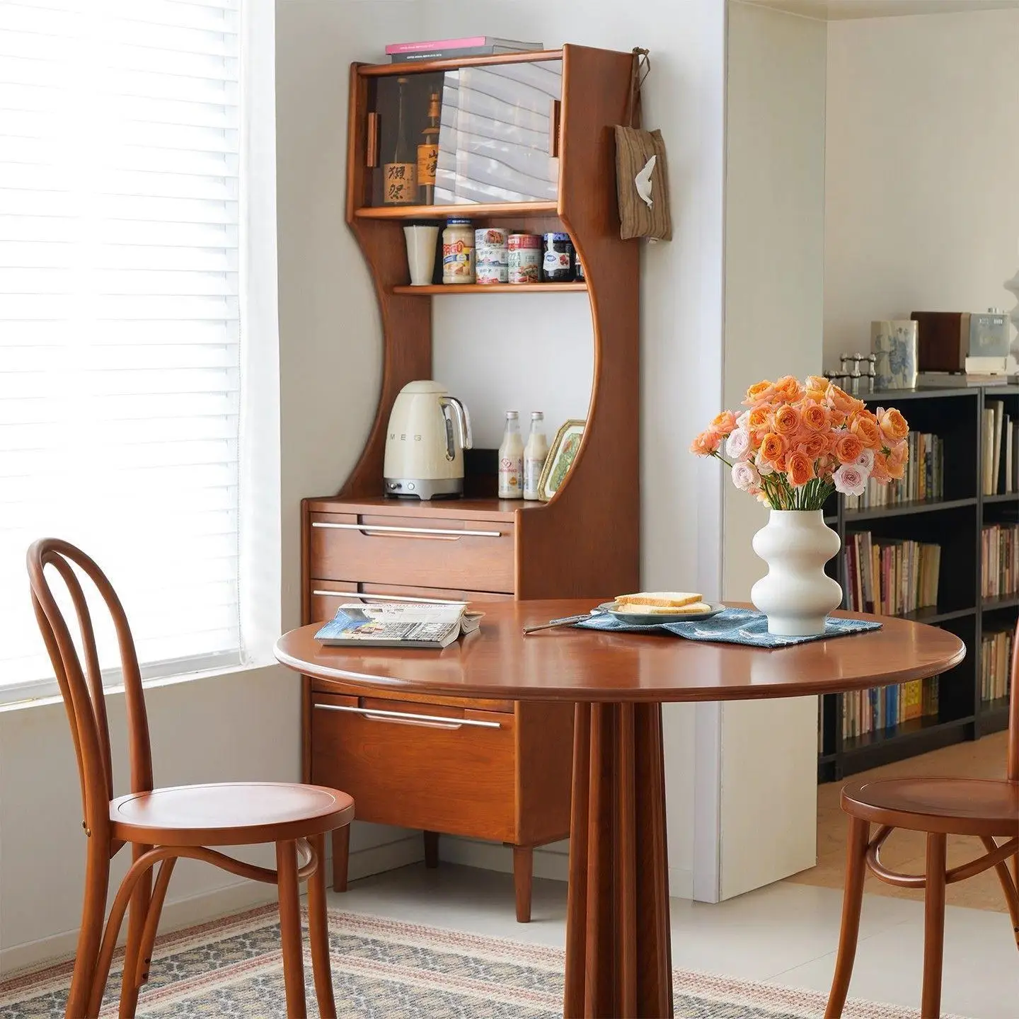 Sideboard solid wood storage cabinet wall-mounted integrated tea sideboard for small apartments and household use