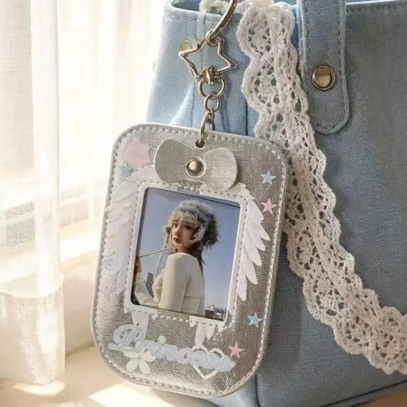 Glitzernder Kpop-Fotokartenhalter mit Engelsflügel-Stern-Schlüsselanhänger, strapazierfähige, kratzfeste Fotohülle für den täglichen Gebrauch von Fans. – Detail 5