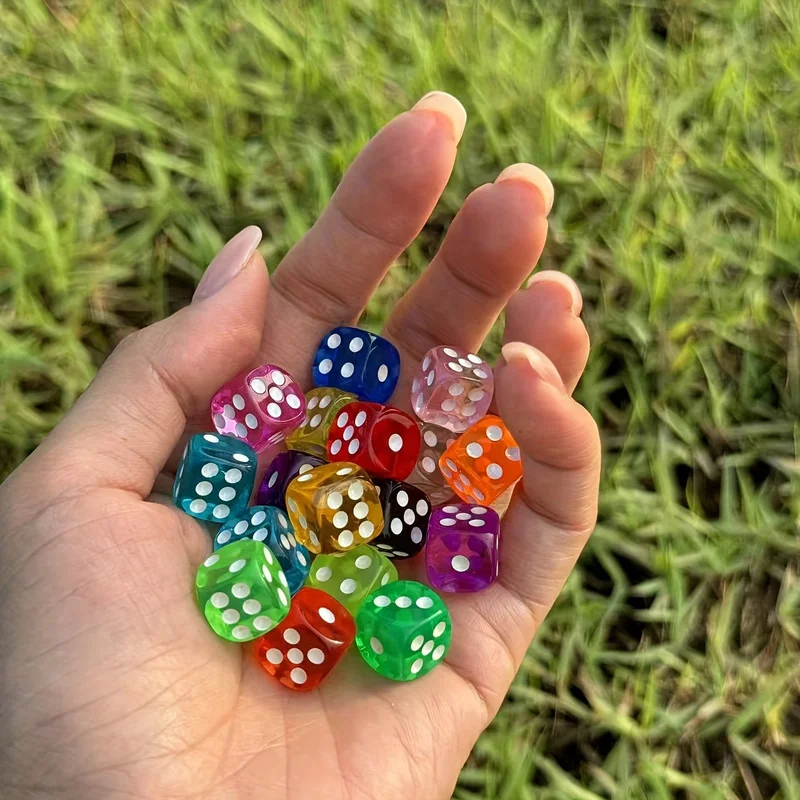 20A colorful crystal dice in a random color  - Transparent candy colors，Multi-faceted shape - Perfect for party gifts and action