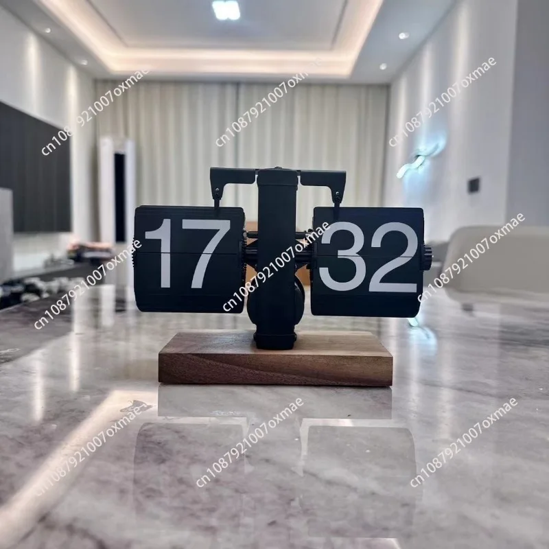 

Automatic page turning clock Retro simple home living room clock Small balance Mechanical page turning clock
