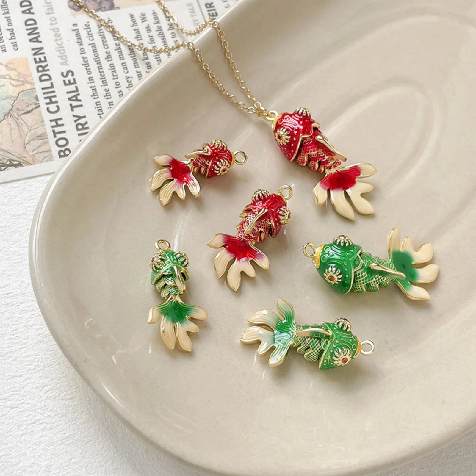 1pc Fish Enamel Red Green Pendant Fish 3d Movable Brass Charms 18K Gold Plated Exquisite Charm for DIY Jewelry Necklace Findings