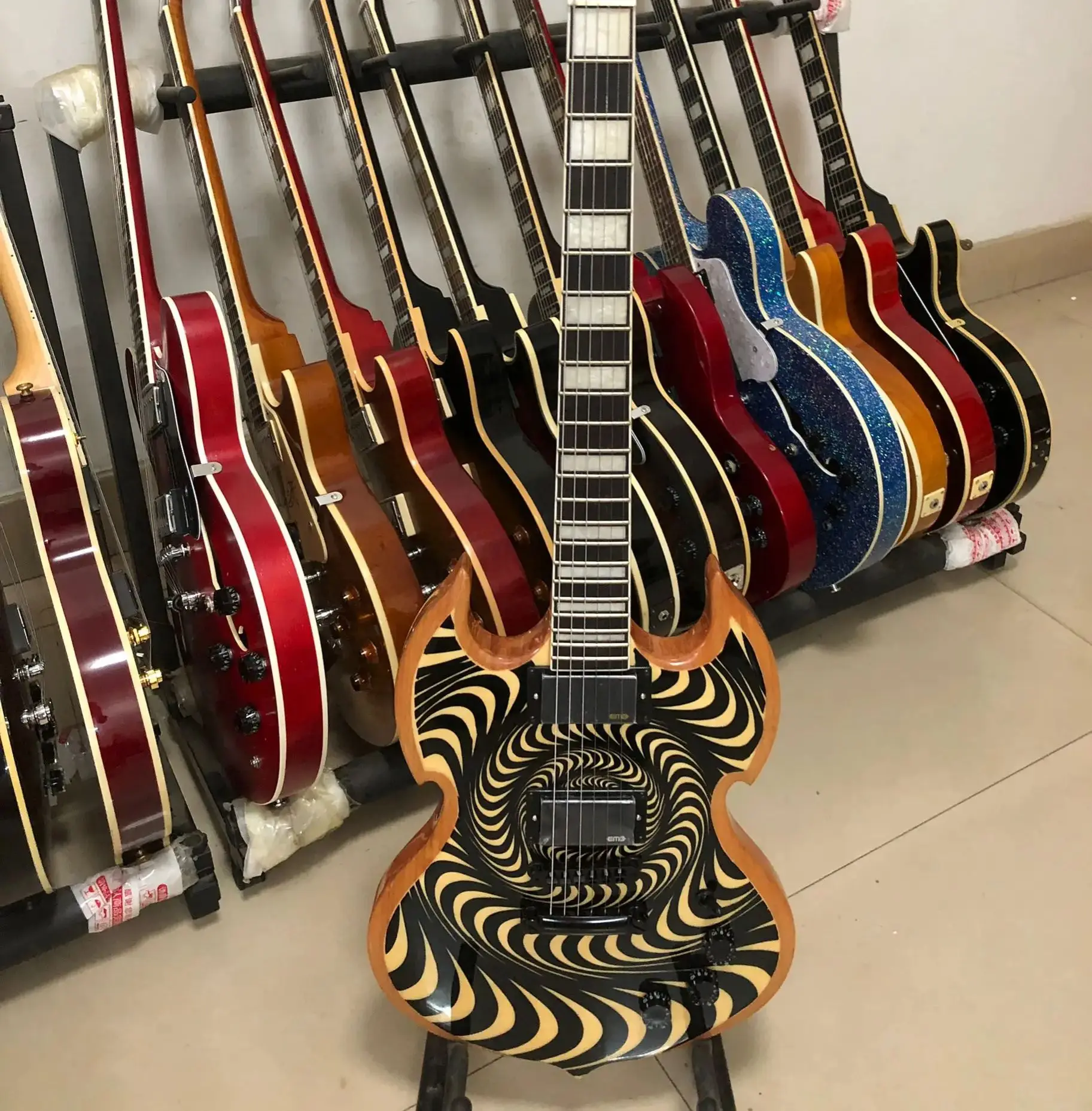 Ho Posto Un Video Dettagliato Di Questo Prodotto Qui. Se Non Puoi Vedere Questo Video Sul Telefono Cellulare, Puoi Provare Guardare