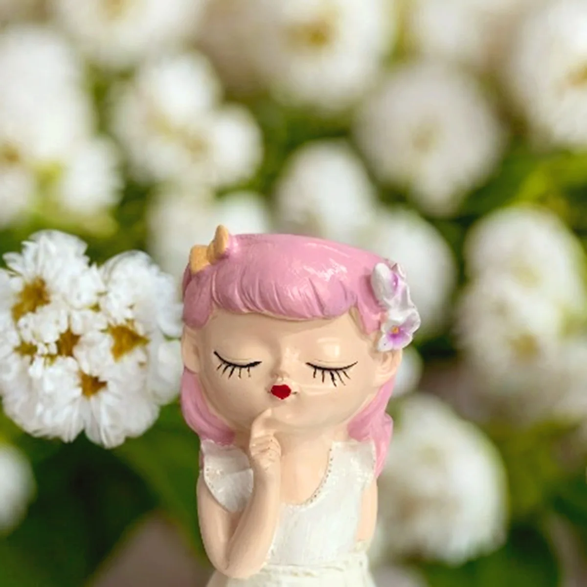 

Miniature Girl Shaped Planter Succulent Flower Pot Indoor Garden Decoration Creative Home Office Gift