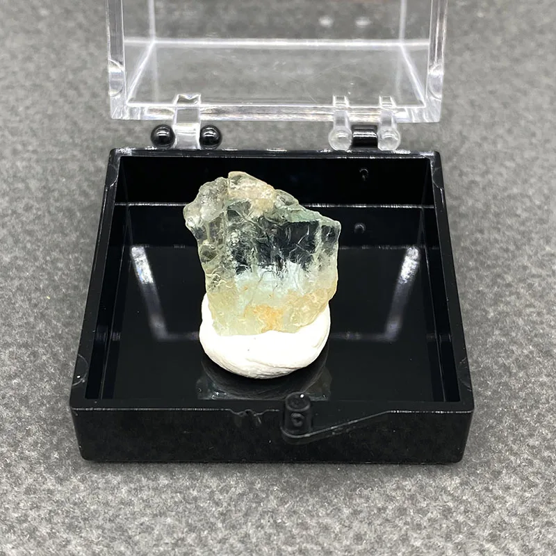 100% Rare Natural Pakistan Aquamarine Mineral Specimens Stones and Crystals Healing Crystal  +Box size：35*35*35 mm